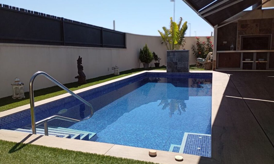 Resale - Villa -
Daya Nueva - Costa Blanca