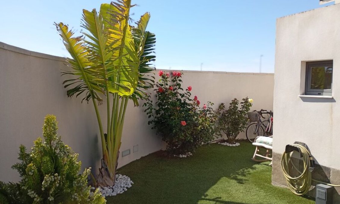 Resale - Villa -
Daya Nueva - Costa Blanca
