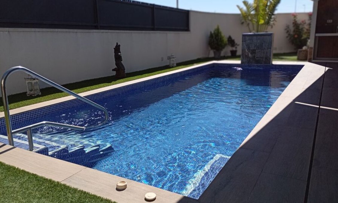 Resale - Villa -
Daya Nueva - Costa Blanca