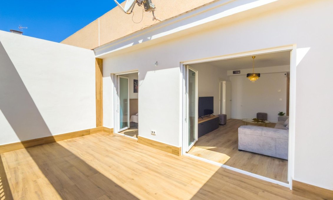Resale - Apartment -
Torrevieja - Playa del Cura