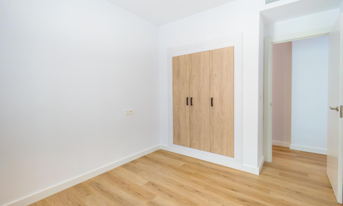 Resale - Apartment -
Torrevieja - Playa del Cura