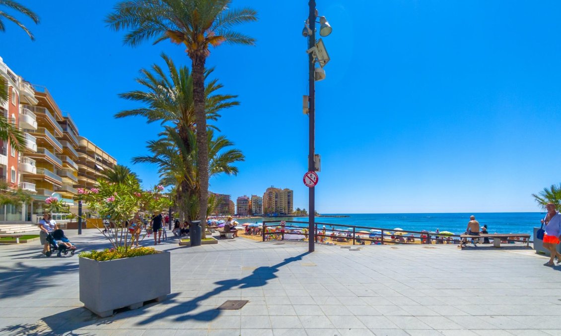 Resale - Apartment -
Torrevieja - Playa del Cura
