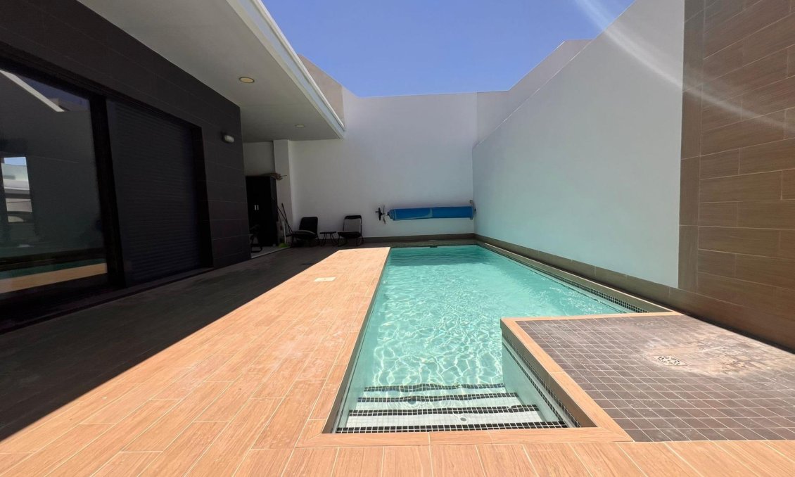 Resale - Villa -
Orihuela Costa - Lomas de Cabo Roig