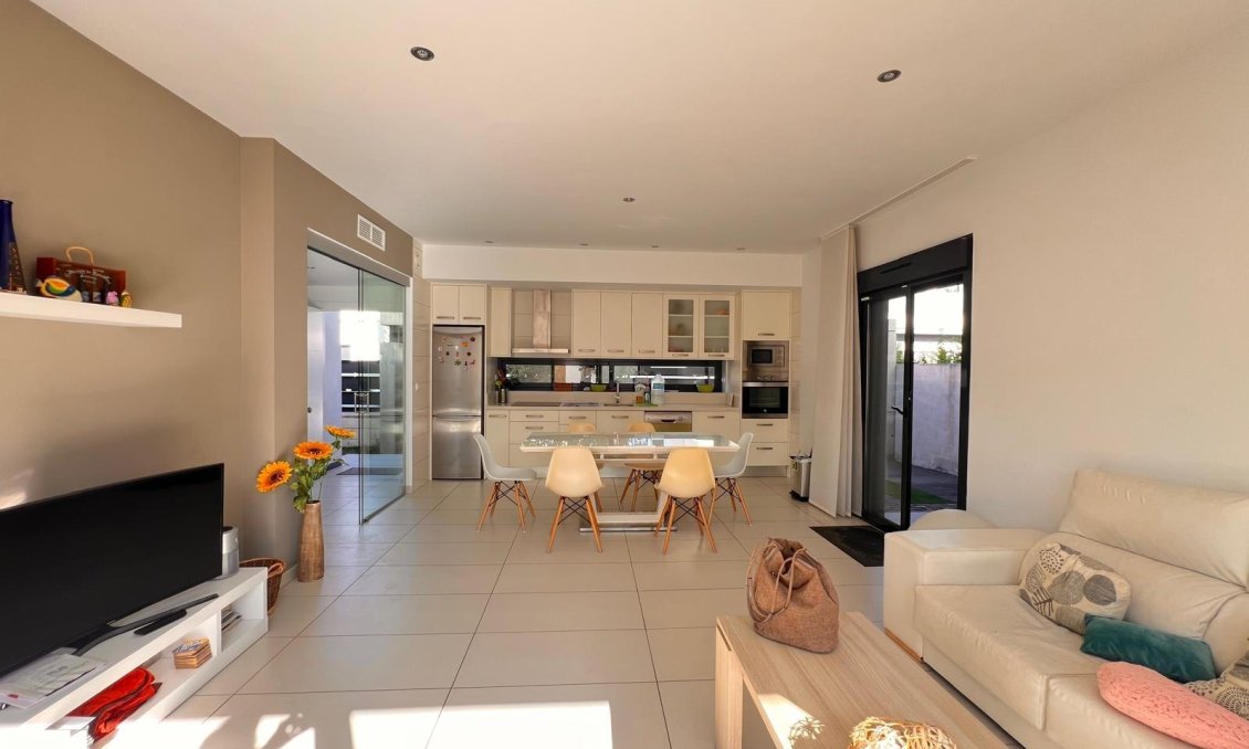 Resale - Villa -
Orihuela Costa - Lomas de Cabo Roig