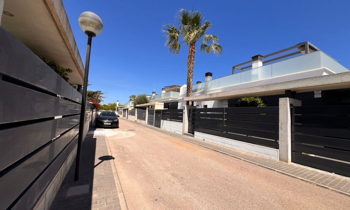 Resale - Villa -
Orihuela Costa - Lomas de Cabo Roig
