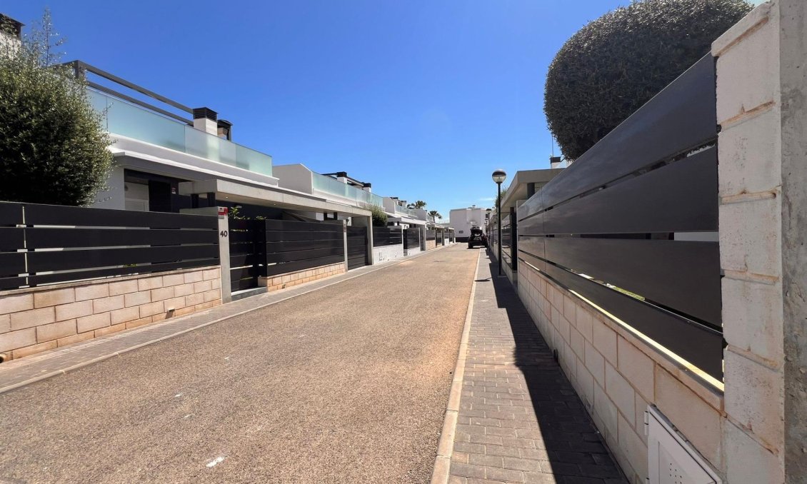 Resale - Villa -
Orihuela Costa - Lomas de Cabo Roig