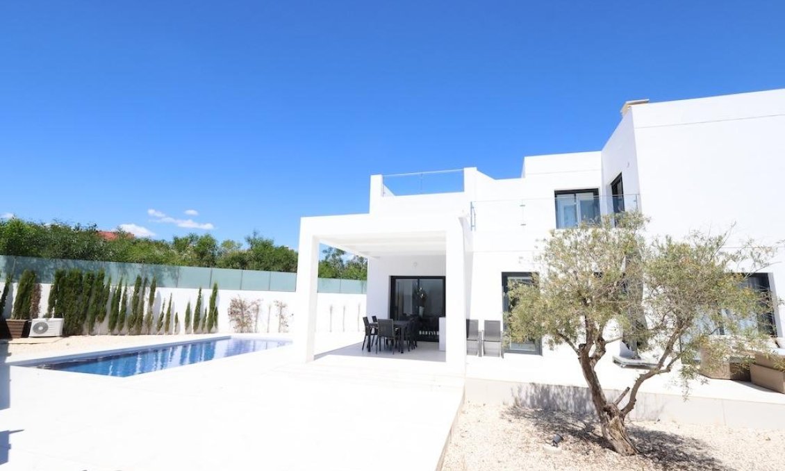 Resale - Villa -
Rojales - Inland