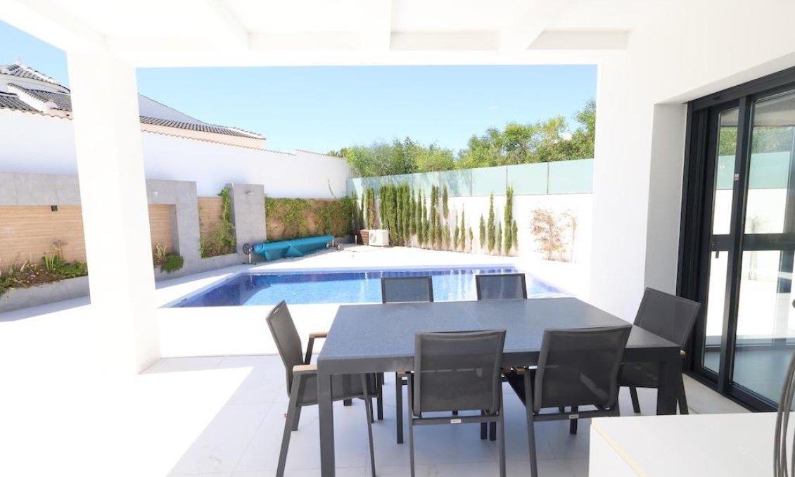 Resale - Villa -
Rojales - Inland