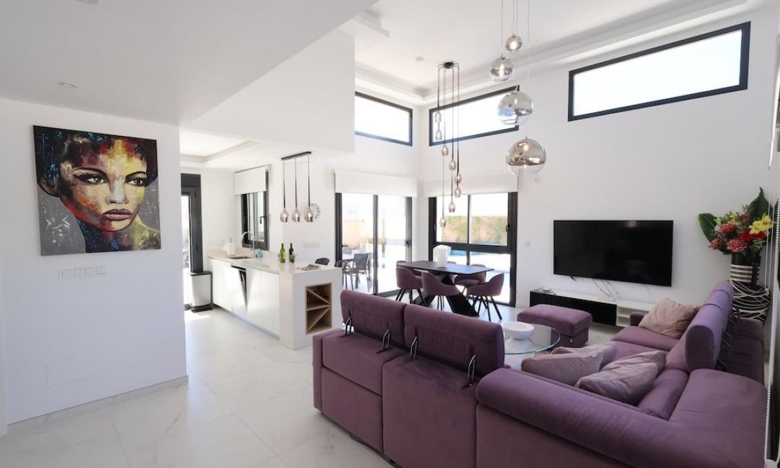 Resale - Villa -
Rojales - Inland