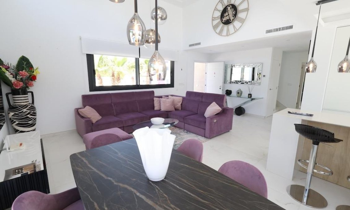Resale - Villa -
Rojales - Inland