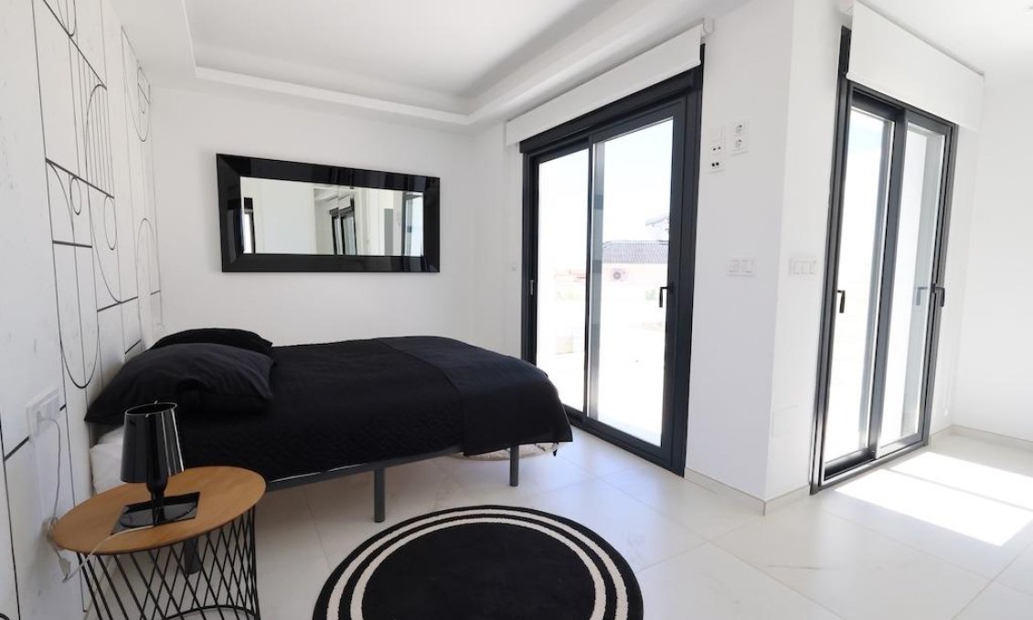 Resale - Villa -
Rojales - Inland
