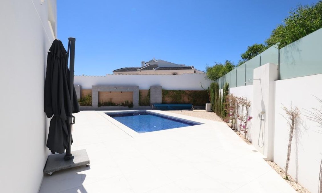 Resale - Villa -
Rojales - Inland