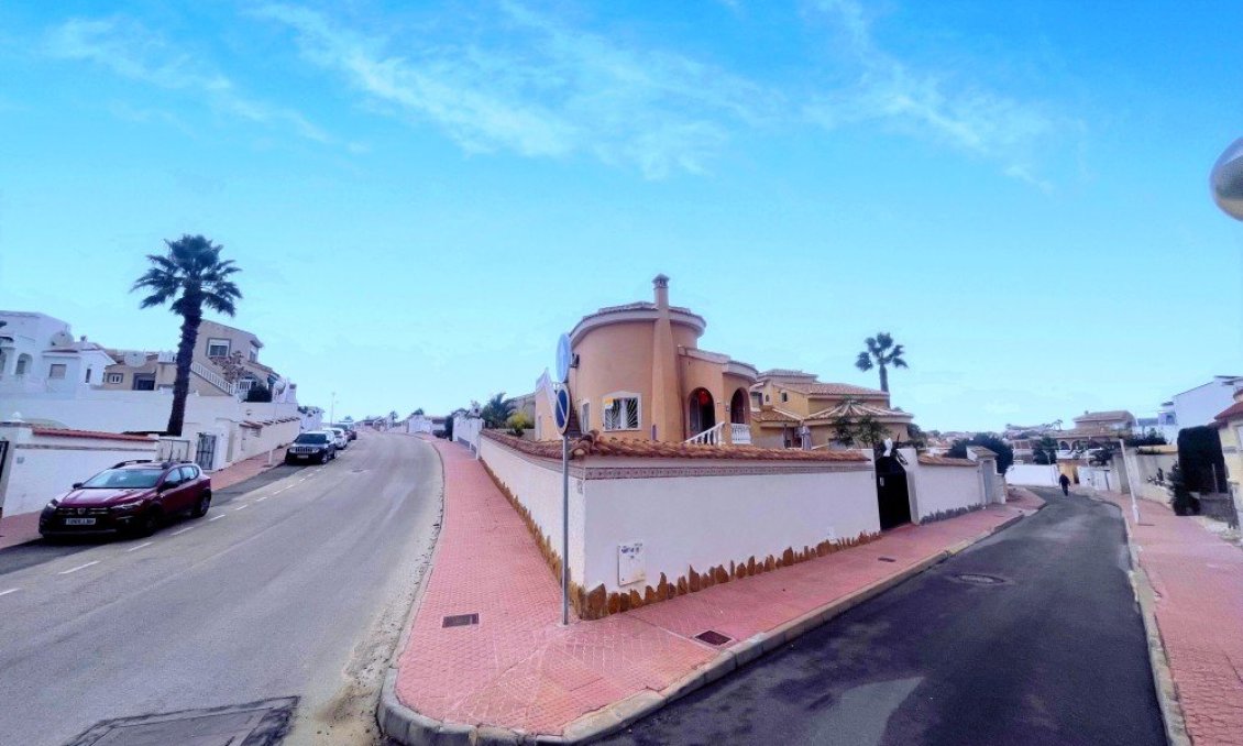 Resale - Villa -
Ciudad Quesada - Costa Blanca