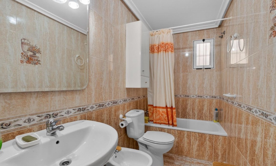 Wiederverkauf - Wohnung -
Torrevieja - Playa de los Locos