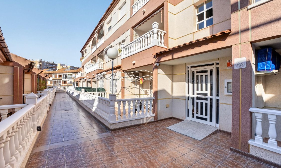 Wiederverkauf - Wohnung -
Torrevieja - Playa de los Locos
