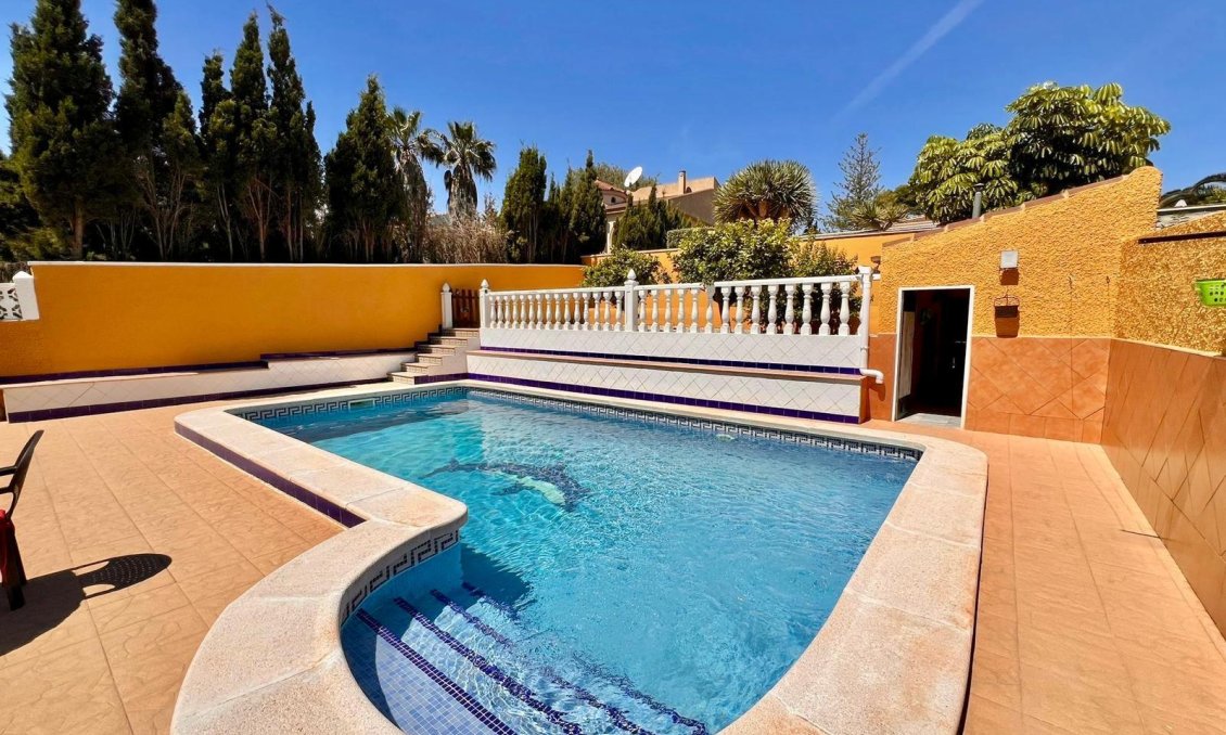 Resale - Villa -
Torrevieja - Los Balcones