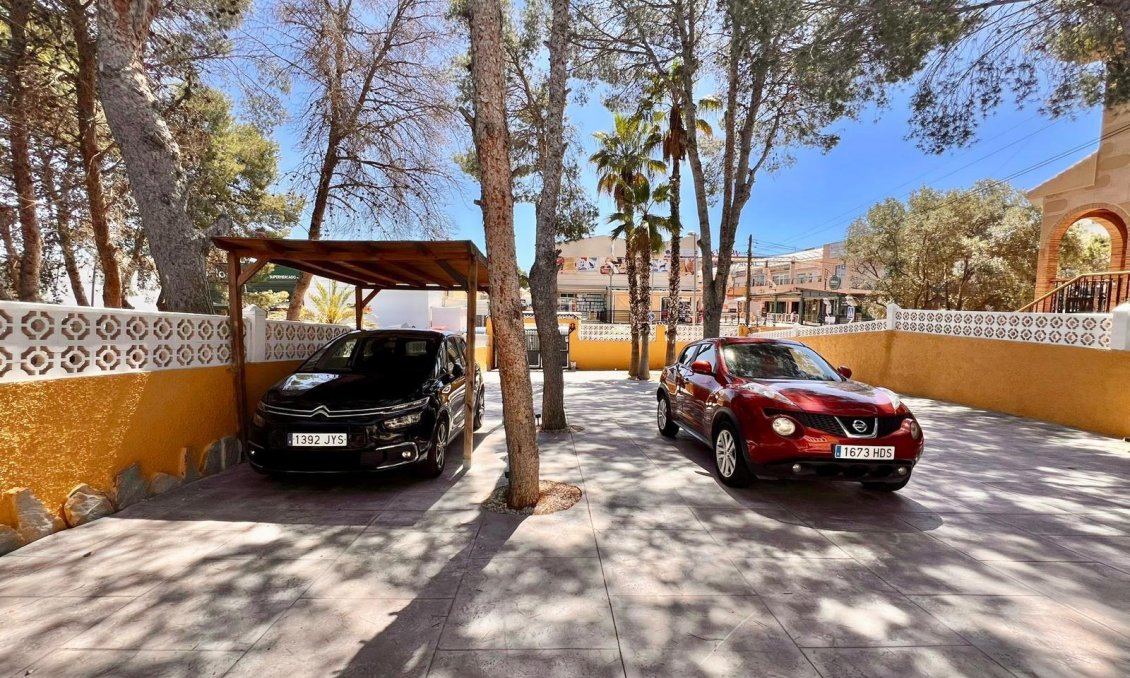 Resale - Villa -
Torrevieja - Los Balcones