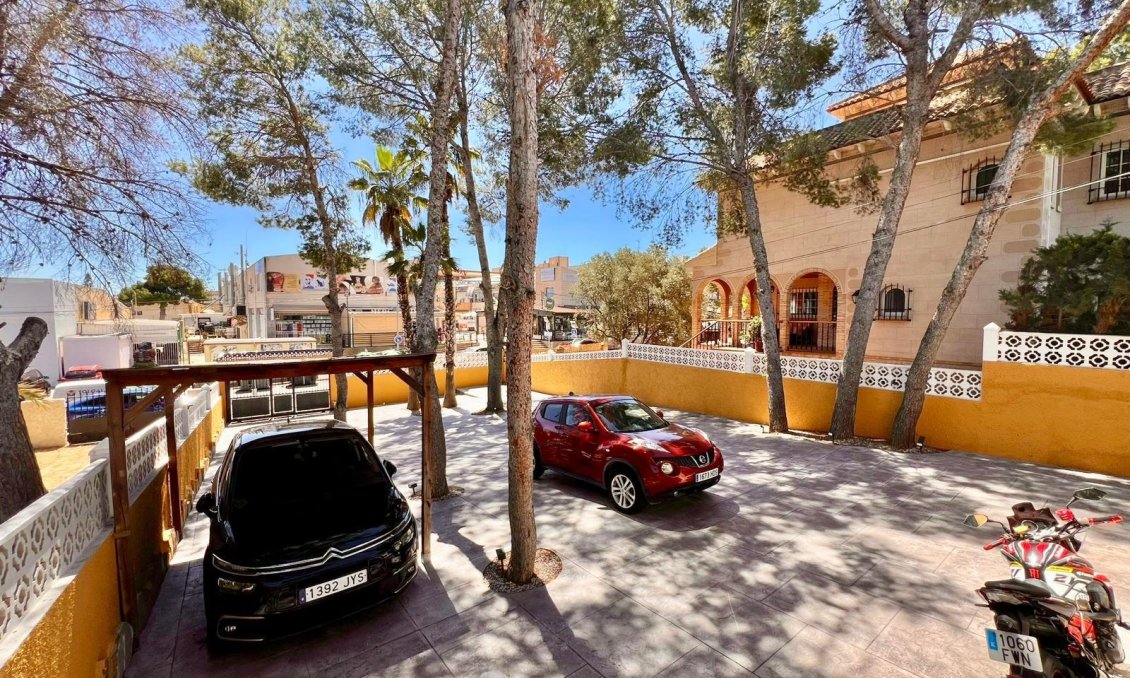 Resale - Villa -
Torrevieja - Los Balcones