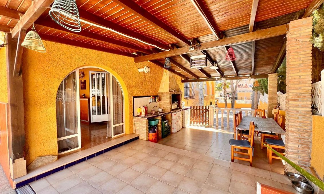 Resale - Villa -
Torrevieja - Los Balcones
