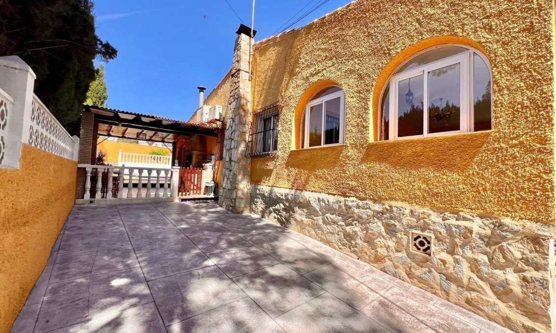 Resale - Villa -
Torrevieja - Los Balcones