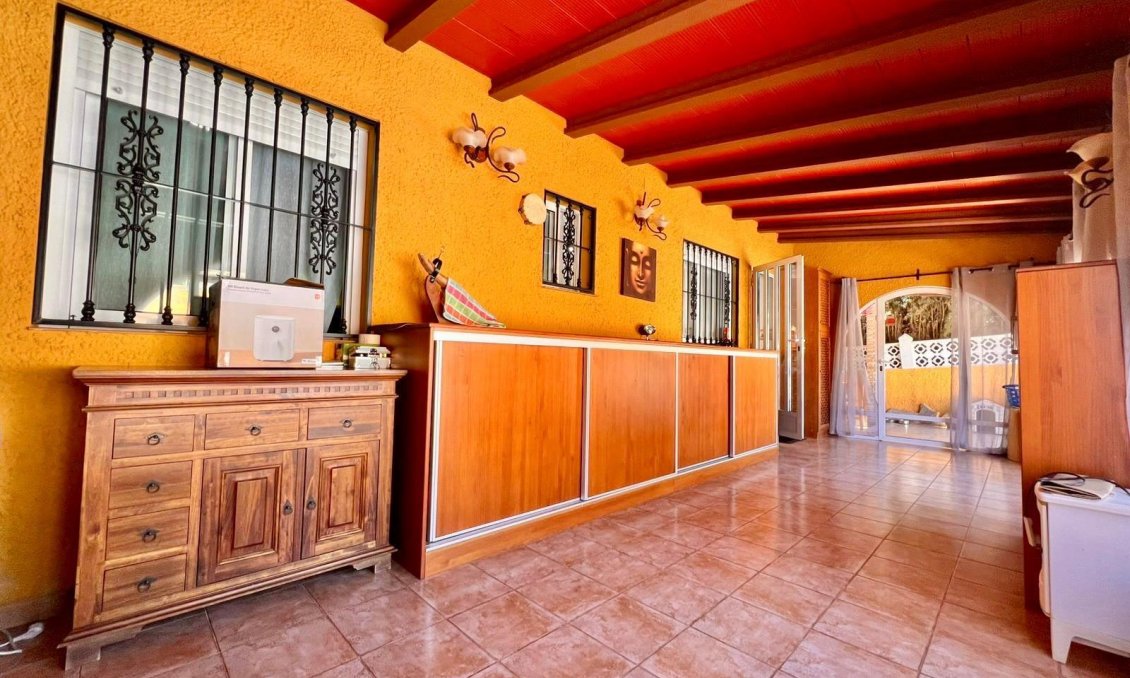 Resale - Villa -
Torrevieja - Los Balcones