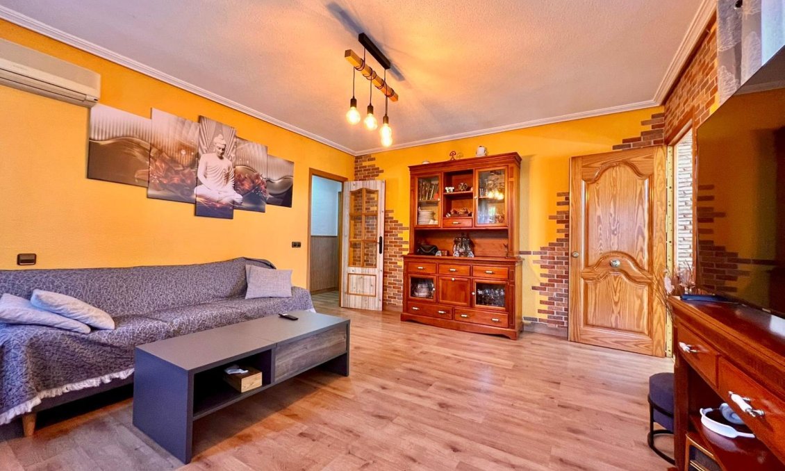 Resale - Villa -
Torrevieja - Los Balcones