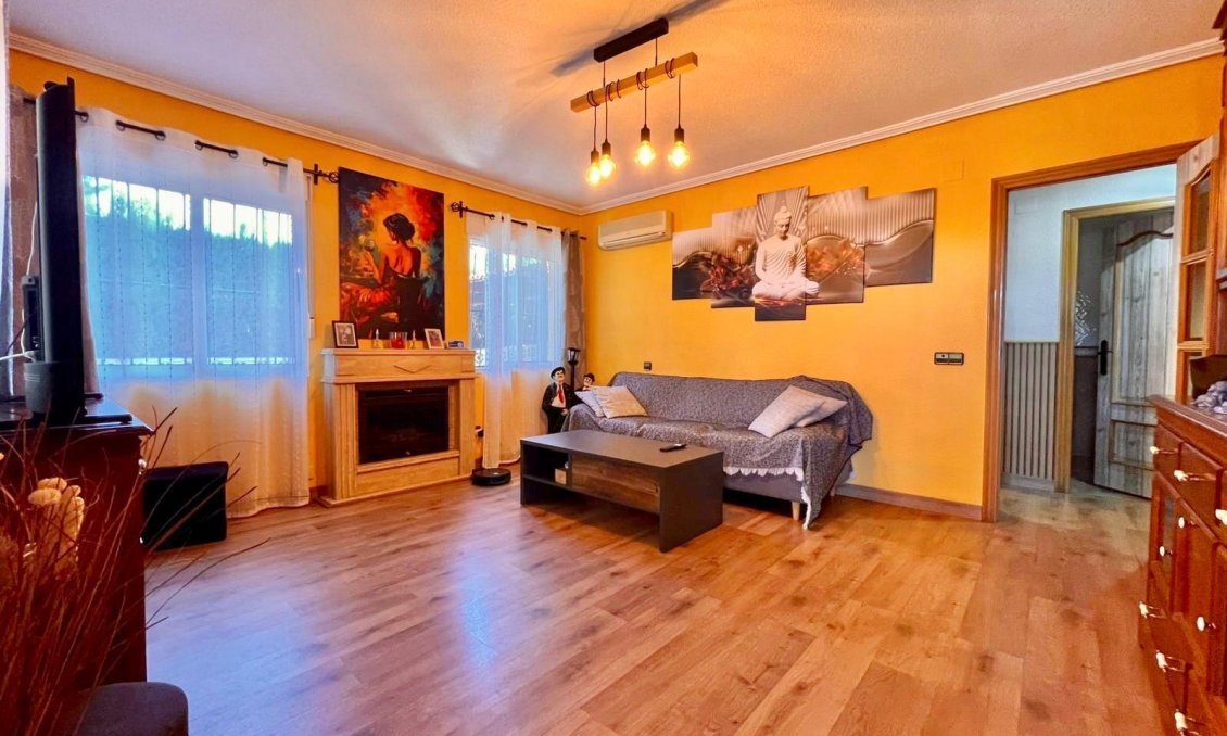 Resale - Villa -
Torrevieja - Los Balcones
