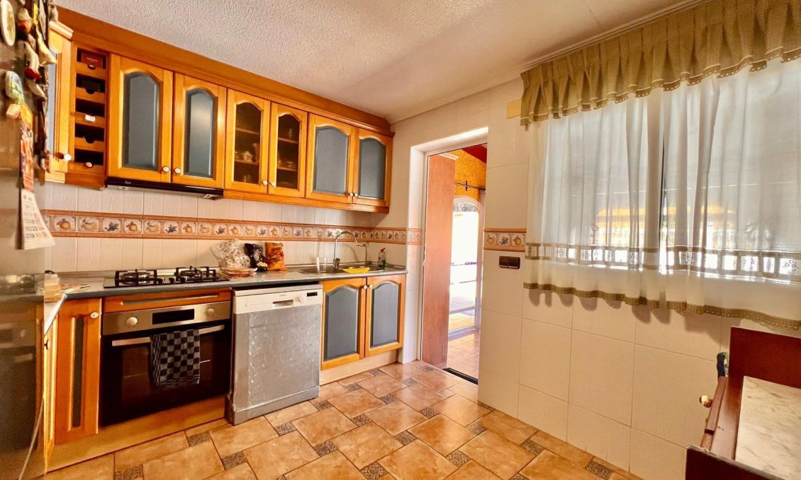Resale - Villa -
Torrevieja - Los Balcones