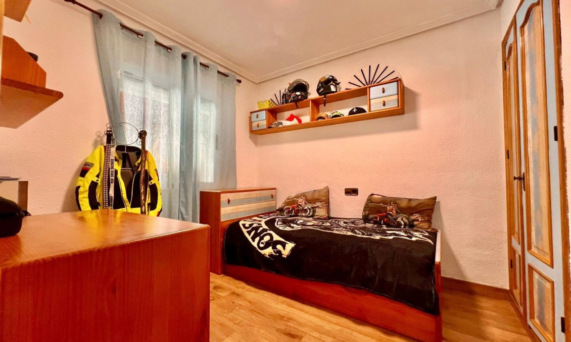 Resale - Villa -
Torrevieja - Los Balcones