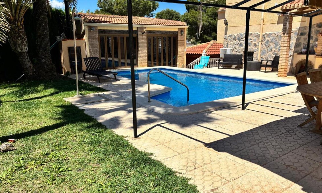 Resale - Villa -
Los Balcones - Costa Blanca