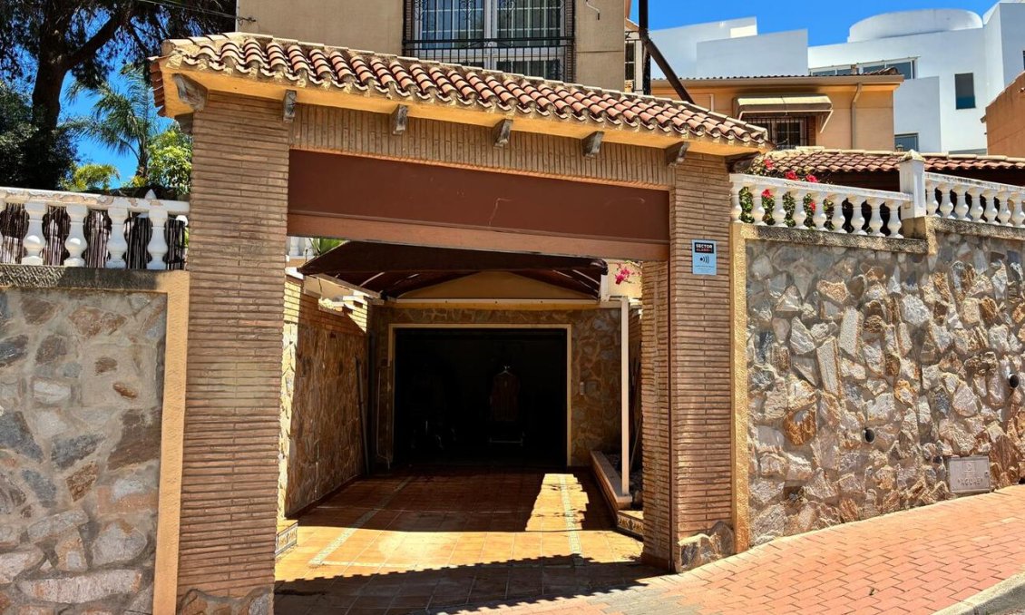 Resale - Villa -
Los Balcones - Costa Blanca