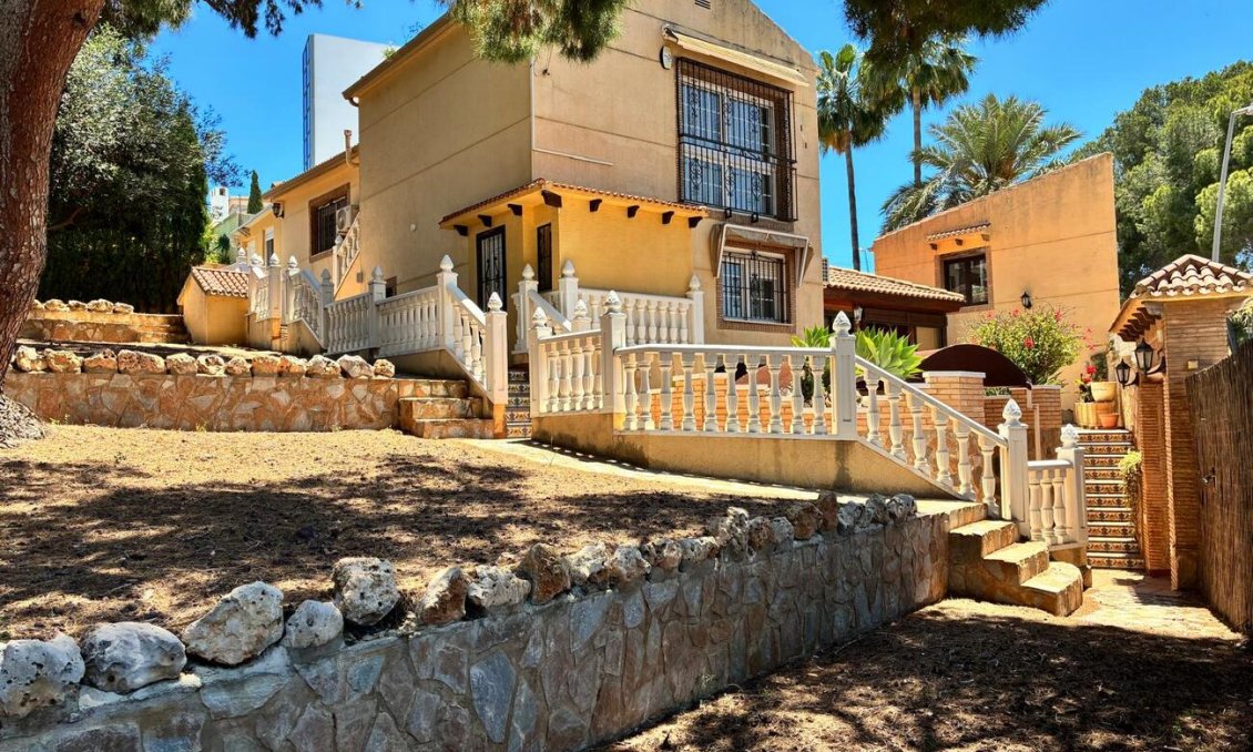 Resale - Villa -
Los Balcones - Costa Blanca