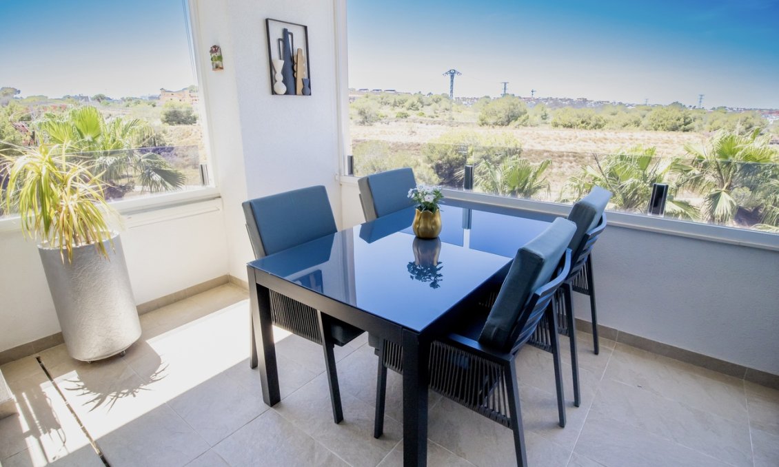 Resale - Penthouse -
Los Altos - AMANECER