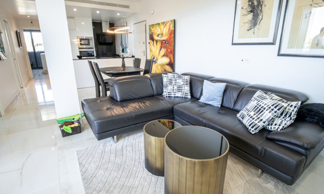 Resale - Penthouse -
Los Altos - AMANECER