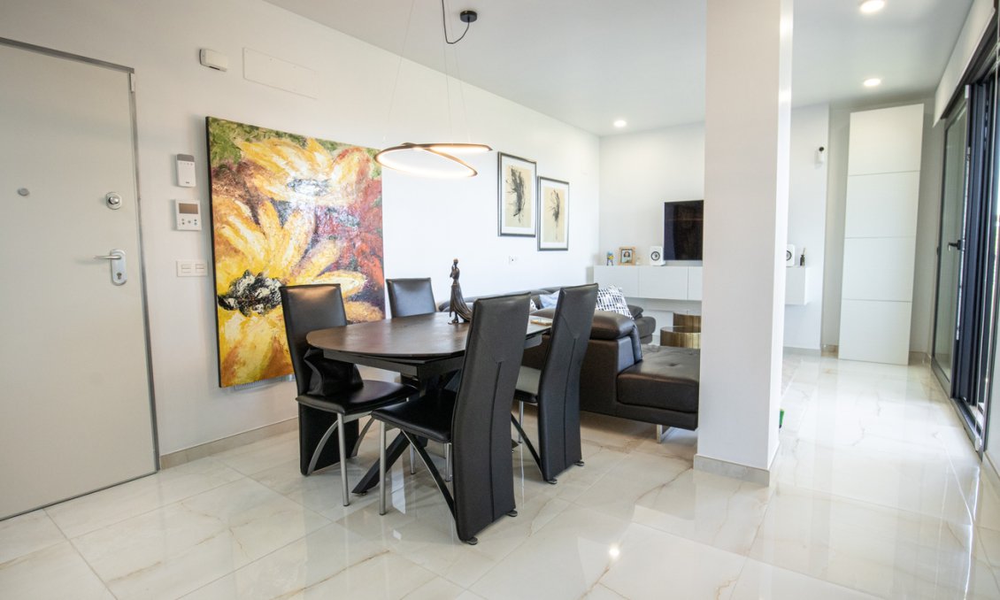 Resale - Penthouse -
Los Altos - AMANECER