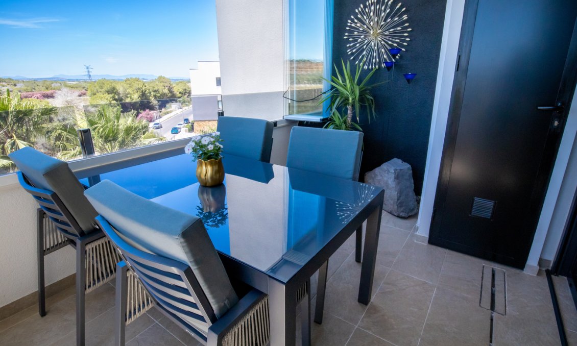 Resale - Penthouse -
Los Altos - AMANECER