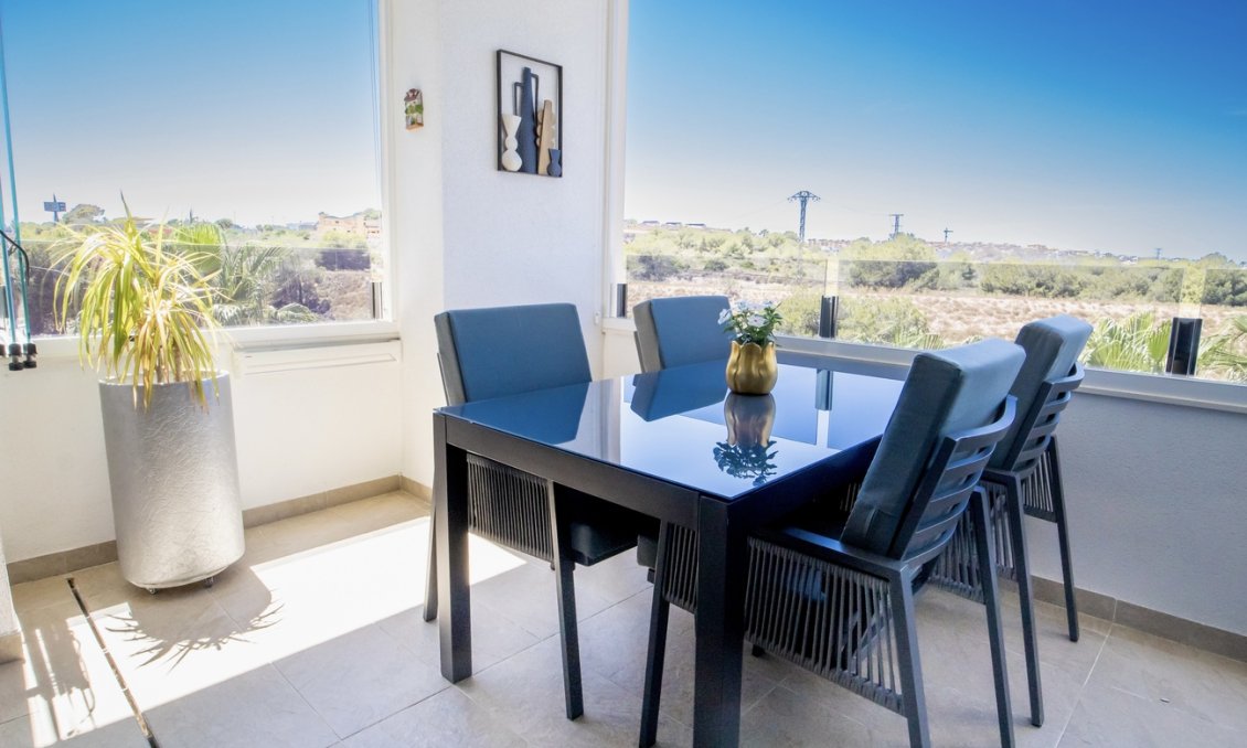 Resale - Penthouse -
Los Altos - AMANECER