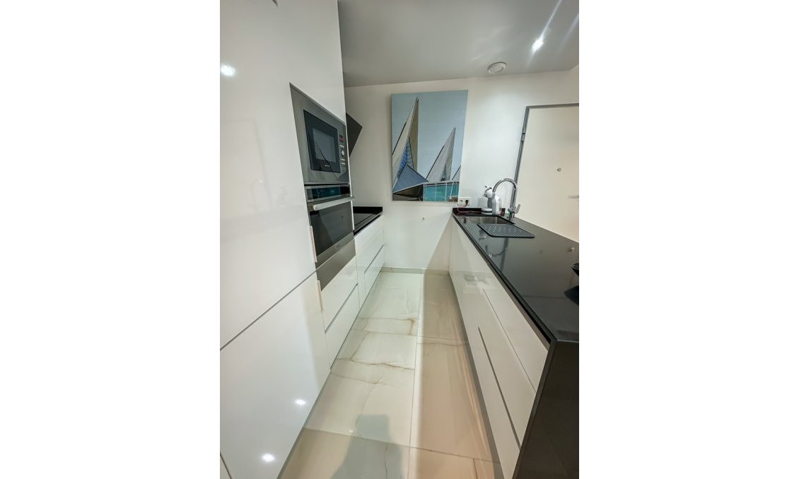 Resale - Penthouse -
Los Altos - AMANECER