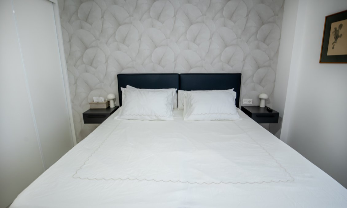 Resale - Penthouse -
Los Altos - AMANECER