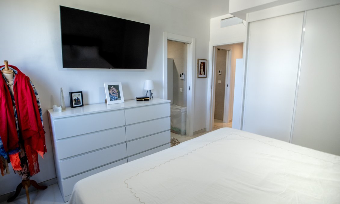 Resale - Penthouse -
Los Altos - AMANECER
