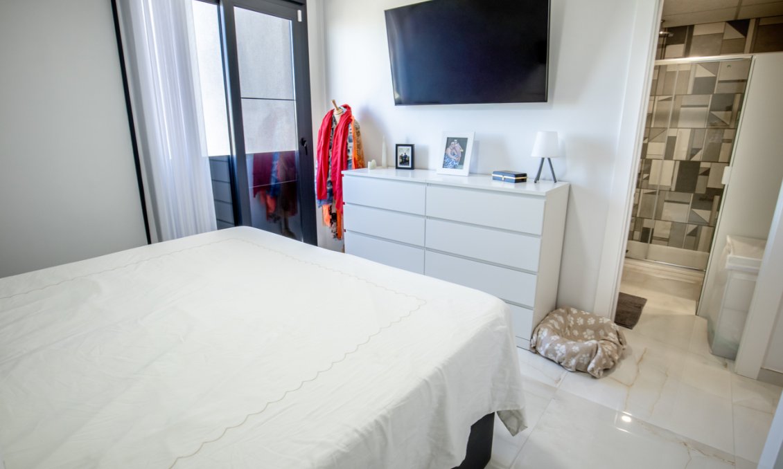 Resale - Penthouse -
Los Altos - AMANECER