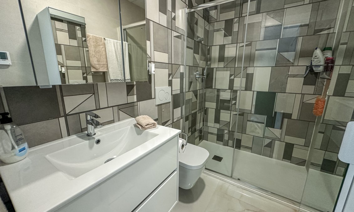 Resale - Penthouse -
Los Altos - AMANECER