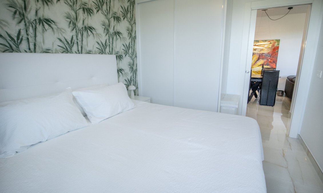Resale - Penthouse -
Los Altos - AMANECER