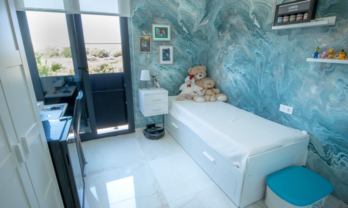 Resale - Penthouse -
Los Altos - AMANECER