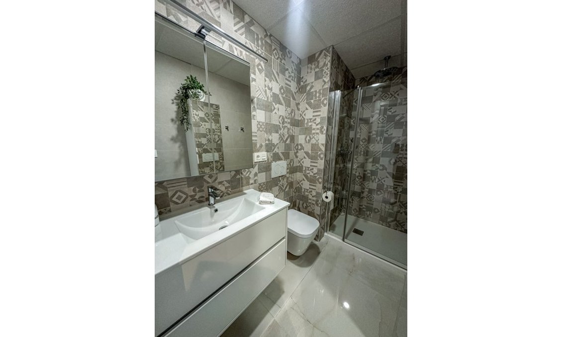 Resale - Penthouse -
Los Altos - AMANECER