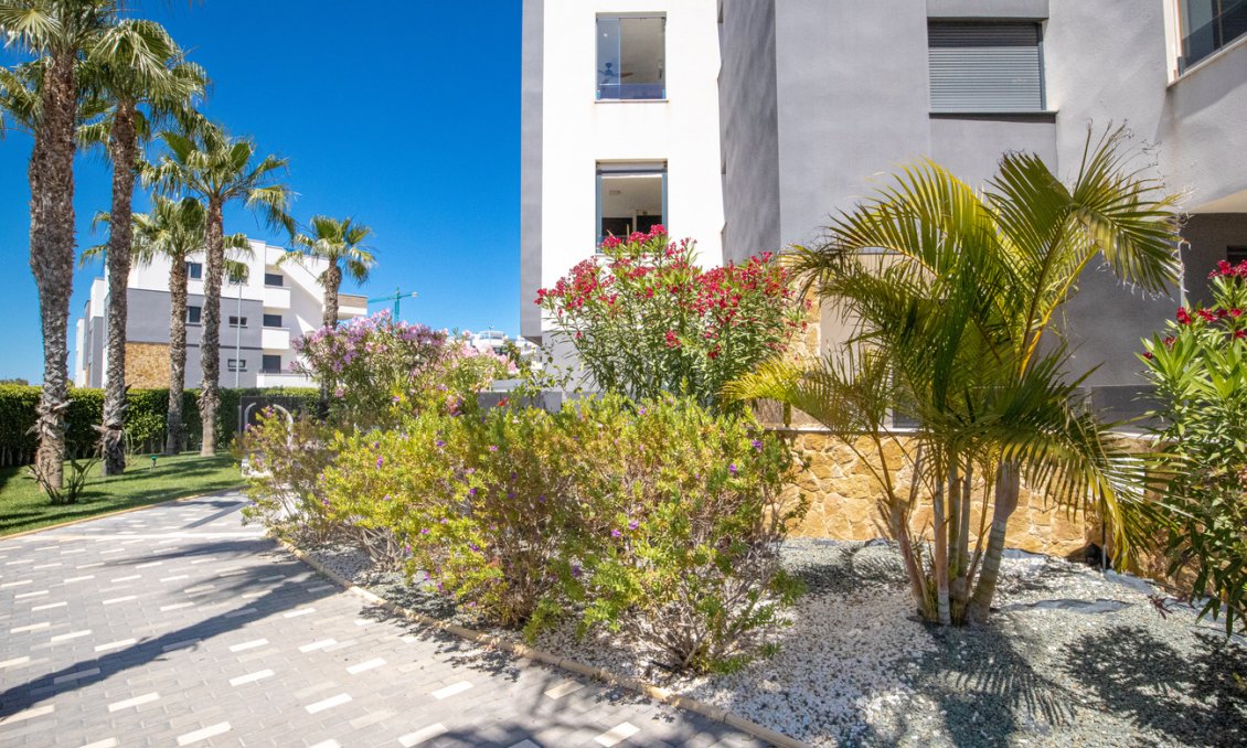 Resale - Penthouse -
Los Altos - AMANECER
