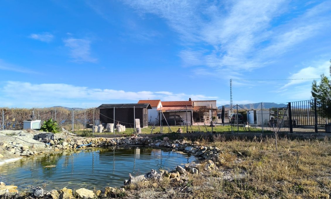 Wiederverkauf - Villa -
Villena - Inland