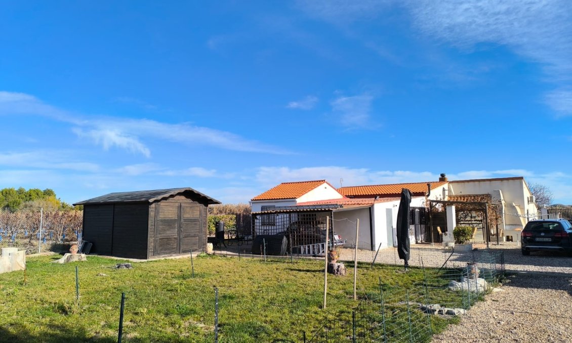 Wiederverkauf - Villa -
Villena - Inland