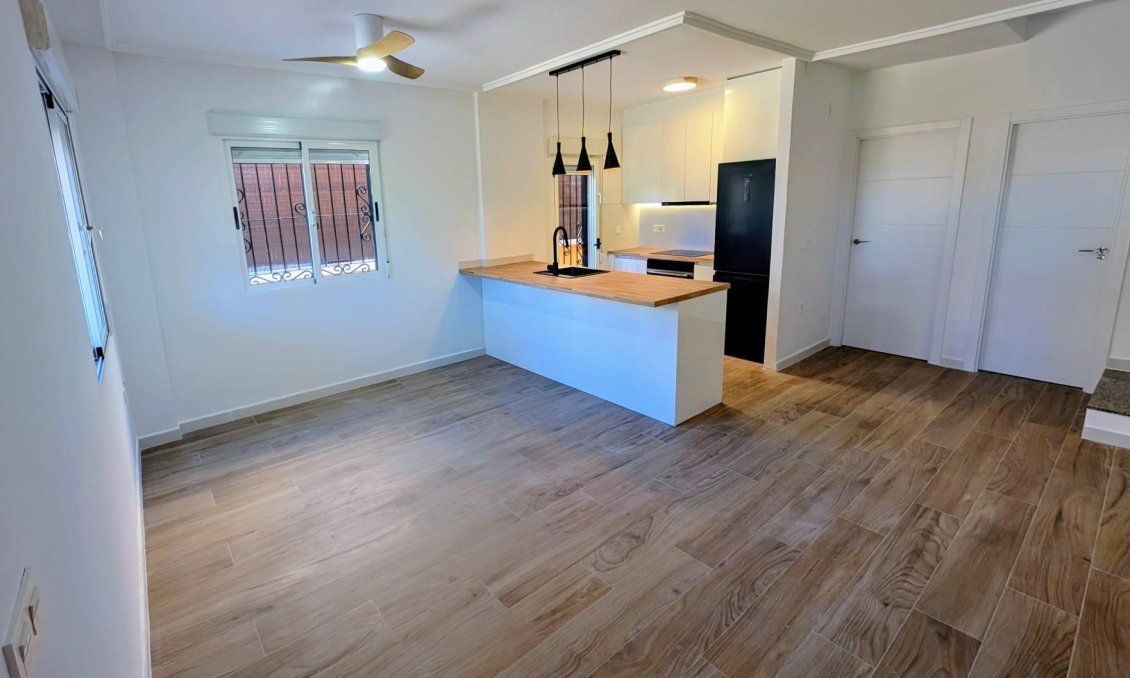 Resale - Villa -
Orihuela Costa - Costa Blanca