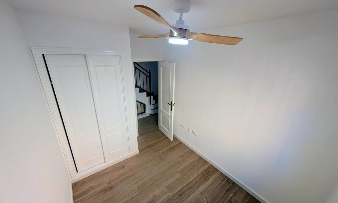 Resale - Villa -
Orihuela Costa - Costa Blanca